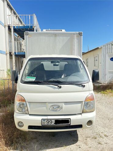 hyundai genesis: Hyundai H-100: 2.5 l | 2011 il Van body type