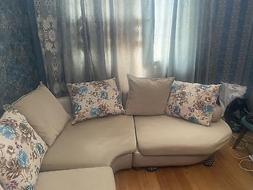 çilədağı bitkisi rus dilində: Künc divan – modul tipli, krem rəngdə, yumşaq kumaş üzlüklə — 3