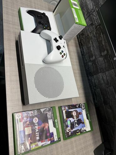 1tb hdd qiymeti: Xbox one s 1TB yaddash. Ideal veziyetdedir. Hec bir problemi yoxdur