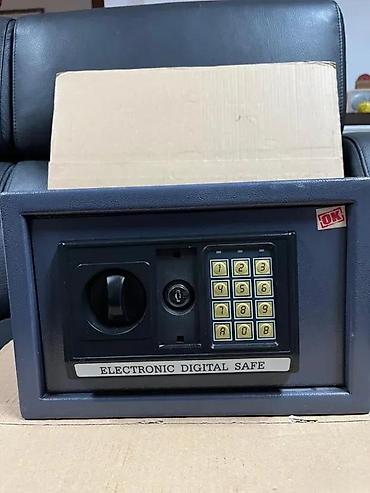 Ostali proizvodi za kuću: Elektronski sef – kompaktan kućni/kancelarijski model - Prednji panel — 1