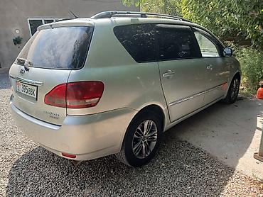 салквн тор: Toyota Avensis Verso: 2002 г., 2 л, Механика, Дизель, Минивэн — 4
