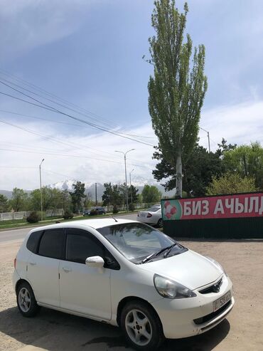 Honda: Honda Fit: 2002 г., 1.3 л, Автомат, Бензин, Универсал
