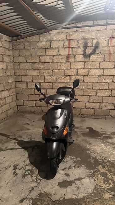 1 9 tdi: Skuter – şəhər içi rahat və qənaətcil nəqliyyat - Gövdə rəngi: qara - — 1