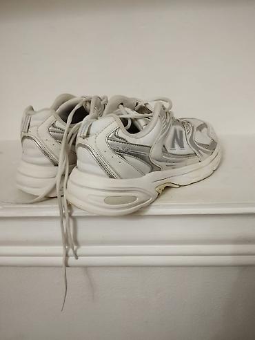 Krossovka ve ketlər: Ölçü: 38, rəng - Ağ, İşlənmiş — 8