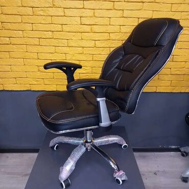 Ofis və oyun kresloları: Yeni, Təkərli, Qolları tənzimlənir, Dəri — 16
