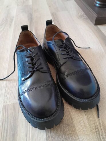 зимние обувь мужская: Оксфорды кожа! 37-размер Носили три раза,состояние новое Фирма
