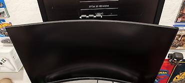 samsung monitör: Samsung qövsvari oyun monitoru - Ekran: təxminən 32–34 düym qövsvari — 2
