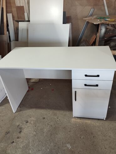 стол офисный однотумбовый: Офисный Стол, цвет - Белый, Новый