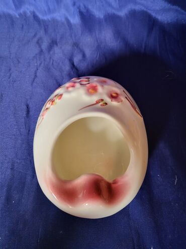 Ostalo posuđe: Pepeljara nova klompa,porcelanska. Visina. 6cm. Duzina. 12cm na lalafo.rs — 4 Ostalo posuđe: Pepeljara nova klompa,porcelanska. Visina. 6cm. Duzina. 12cm — 4