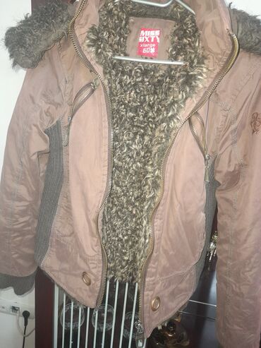 ženske zimske jakne c a: 2XL (EU 44), Jednobojni, Sa postavom, Krzno