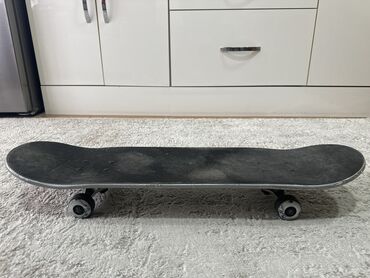 Skeytbordlar: Skateboard.Özümündür.Möhkəm və dözümlüdür.2 il əvvəl 150 manata