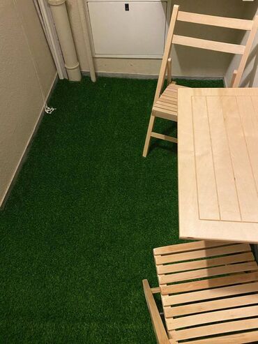 su termusu: Süni ot örtüyü – balkon/teras üçün - Rəng: tünd yaşıl, təbii ot