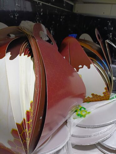 Tortlar: Tort qutuları. Şirniyyatlar. Tortlar. 1-ədədi 1azn 10 ədəd — 8