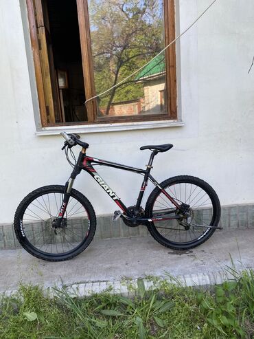 велосипед бишкеке: Срочно продаю оригинальный фирменный велосипед Giant ATX730 Всё