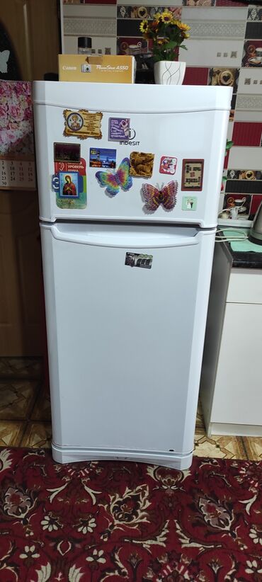 indesit холодильник: Холодильник Indesit, Б/у, Двухкамерный