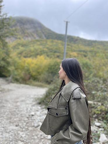 qara kurtka: Dəri kurtka, S — 4