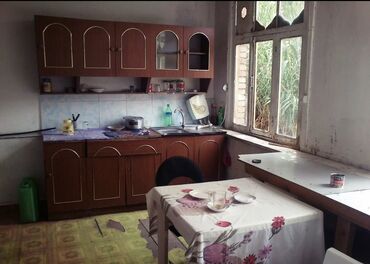 Həyət evləri və villaların satışı: 3 otaqlı, 130 kv. m, Orta təmir — 6