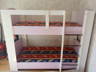 taxt dosekleri: Oğlan və qız üçün, Çarpayı, Matras ilə, Siyirməsiz, Laminat