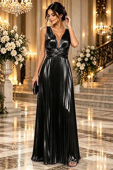 tom tailor torbice: ✨️Glamurozne plisirane haljine ✨️
Cena 3900
Uni vel.
Vel.33 — 4