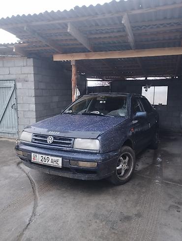 Volkswagen: Volkswagen Vento: 1994 г., 2 л, Ручные, Седан — 9