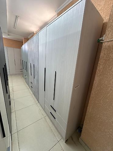 Шифоньеры, шкафы для одежды: 3-х дверные шкафы с наружным ящиком Размеры ширина 120см, высота — 2