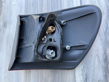 Стоп-сигналы: Задний левый стоп-сигнал Toyota 2005 г., Б/у, Оригинал, США — 8