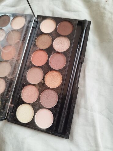 Salon, tibbi kreslolar: Для хранения ресниц. kiprik ve s. uchun saxlanma — 5