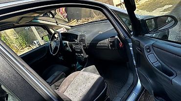 Opel: Opel Zafira: 2.2 l | 2000 il 381000 km Van/Minivan — 5