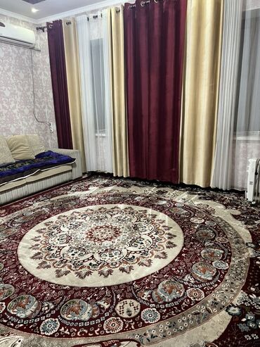 Посуточная аренда домов: Просторный дом с лестницей на второй этаж, полностью меблирован и — 9