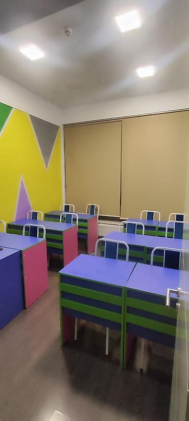 office: Uşaq və böyüklər üçün tədris mərkəzi üçün tam təchiz olunmuş otaqların — 2
