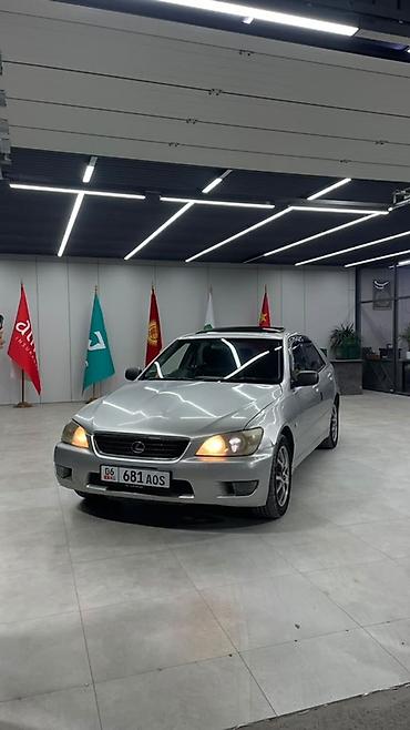 продаю е34: Lexus IS: 2001 г., 2 л, Автомат, Газ, Седан — 1