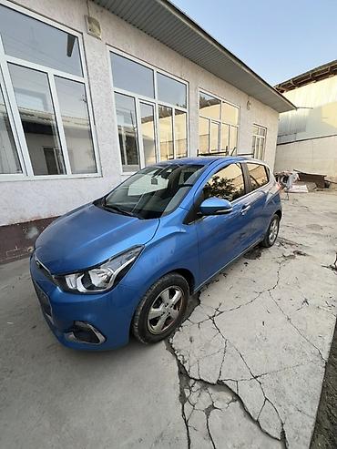 tayota auris: Chevrolet Spark: 2016 г., 1 л, Вариатор, Бензин, Хэтчбэк — 3