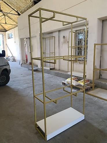 Стеллажи: Вешалка: ширина - 80 см длина - 150 см высота - 170 см длина рабочей — 6