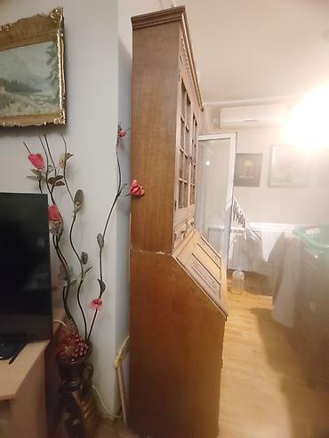 jisk sto: Drvena biblioteka/sekretar sa vitrinom – masivno, ručno rezbareno - — 3