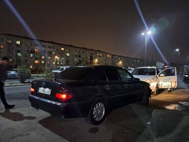 ilkin odenis 1000 azn olan masinlar 2022: Mercedes-Benz 220: 2.2 l. | 1998 il | Sedan