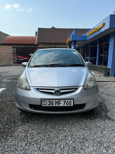 продажа аварийных машин: Honda Fit: 2006 г., 1.5 л, Вариатор, Бензин, Хэтчбэк