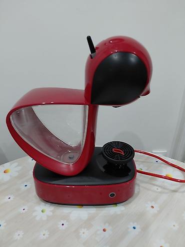 boki igrice: Dolce Gusto aparat prelepe crvene boje u odlicnom stanju . Uredjaj — 2