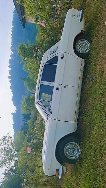 volga 2110: QAZ 24 Volga: 2.5 l | 450000 km Sedan — 1