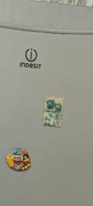 indesit ds 4160 s: Indesit soyuducu - Üst kamera – dondurucu, aşağı bölmə – soyuducu; — 1