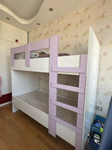 İkimərtəbəli uşaq çarpayıları: Oğlan və qız üçün, Çarpayı, Matras ilə, Siyirməsiz, MDF