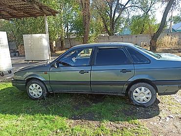 Volkswagen: Volkswagen Passat: 1989 г., Кол менен иштөөчү, Седан — 2