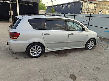 буксир: Toyota Avensis Verso: 2002 г., 2.4 л, Автомат, Бензин, Минивэн — 4