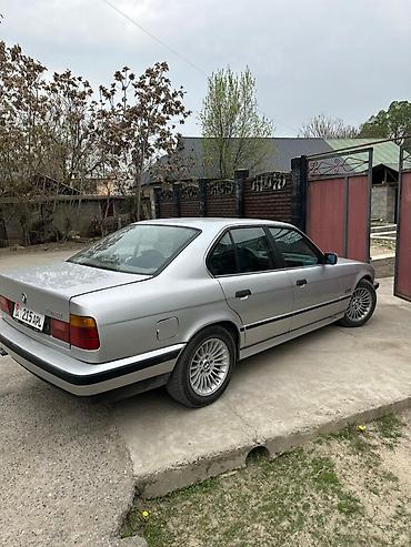 bmw 5 series e34: BMW 5 Series E34, седан, серебристый цвет. Основные характеристики: - — 1