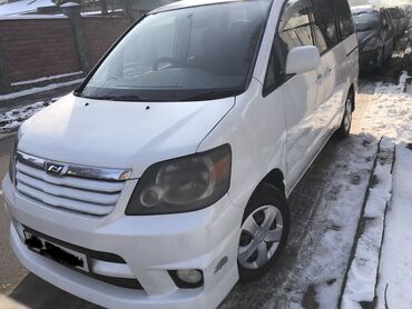 Toyota: Toyota Noah: 2004 г., 2 л, Автомат, Бензин, Вэн/Минивэн