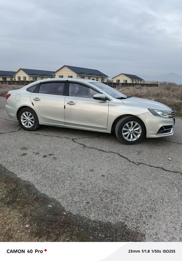 Roewe: Roewe Ei6: 2018 г., 1 л, Вариатор, Гибрид, Седан — 4