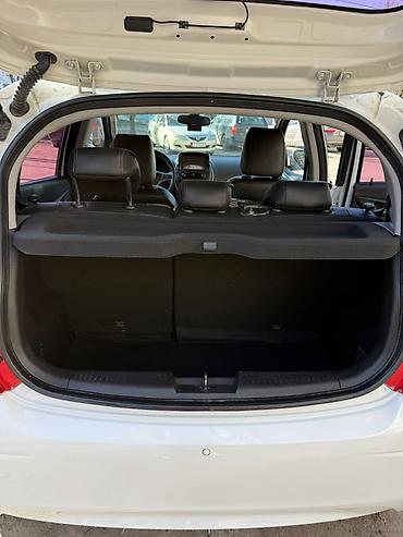 Chevrolet: Chevrolet Spark: 2016 г., 1 л, Вариатор, Бензин, Хэтчбэк — 13