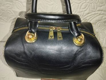 Torbe: Moschino prelepa crna torba Efektna i nesvakidašnja Moschino torba u — 11