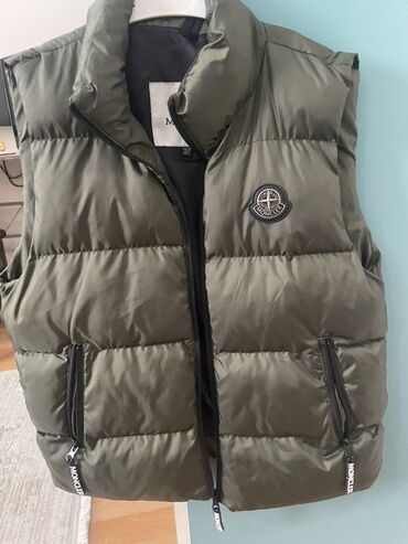 пуховик тёплый: Пуховый жилет Moncler - Цвет: хаки (оливковый) - Стёганый дизайн с