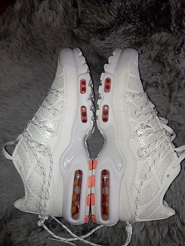 nike stikle: Nike TN
novo,40 broj — 4