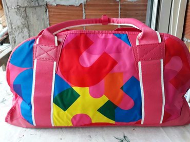Torba sirina cm - Srbija: Nike torba,nije koriscena
duzina 49 cm, sirina 18 cm